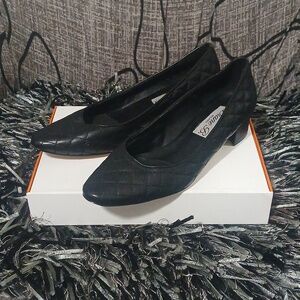 Milano Black Quilted Pointed-Toe Loafers